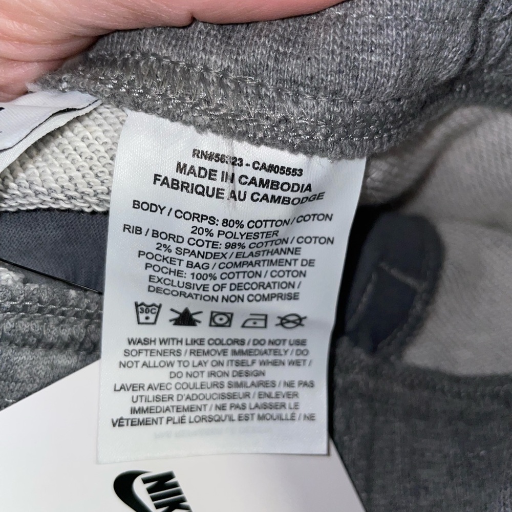 NEW NWT GIRLS NIKE GRAY SHORTS. NO DISCOUNT ON THIS ITEM - Picture 11 of 13